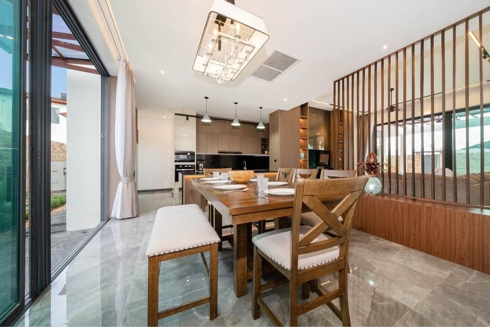 Modern 3+1 Bed Pool Villa — Near Laguna 13
