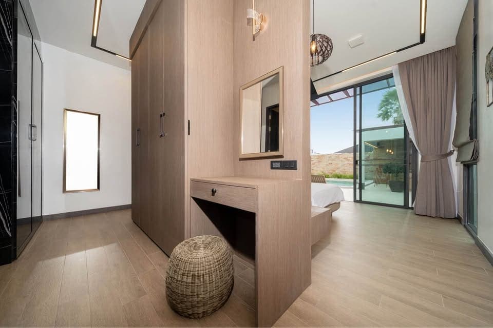 Modern 3+1 Bed Pool Villa — Near Laguna 17