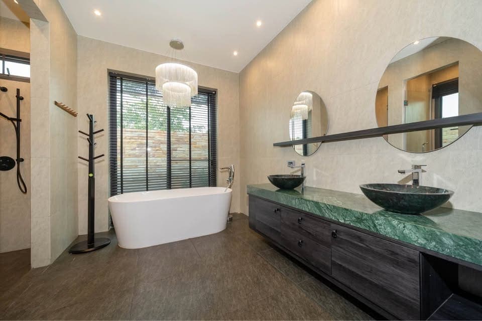 Modern 3+1 Bed Pool Villa — Near Laguna 5