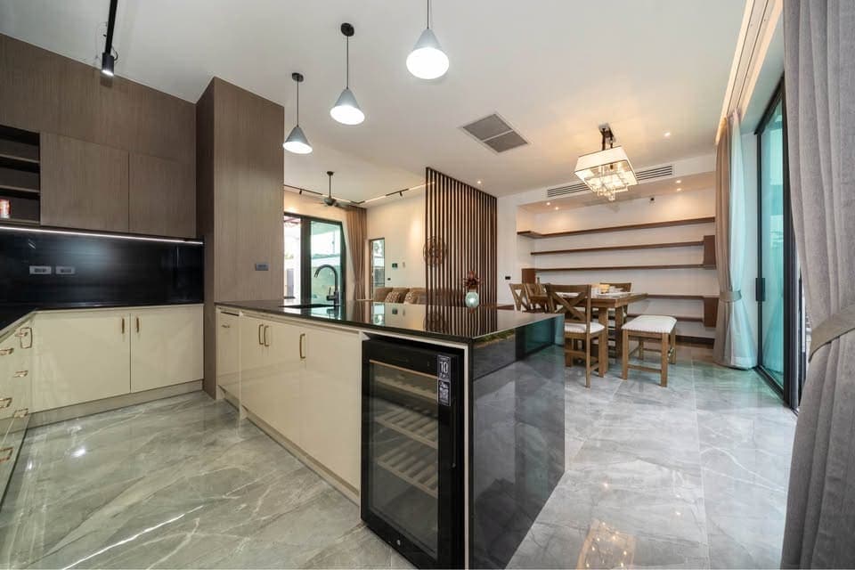 Modern 3+1 Bed Pool Villa — Near Laguna 9