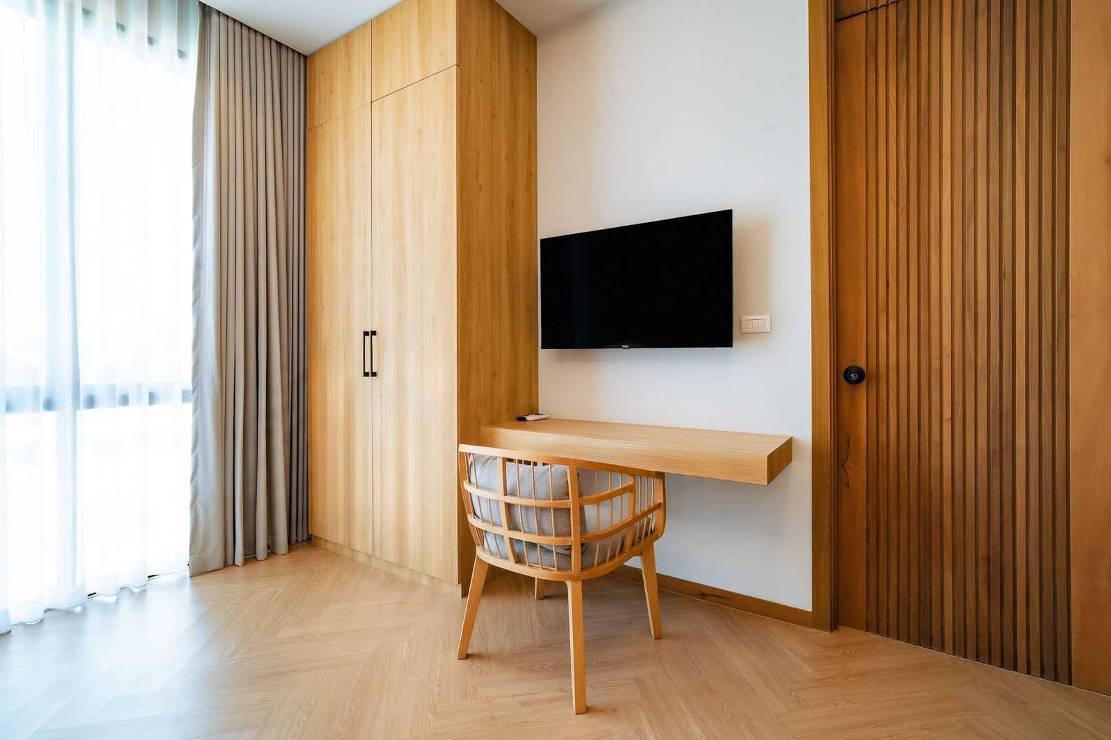 Cash-Flowing Pool Villa — Bang Tao, 9.4% ROI 10