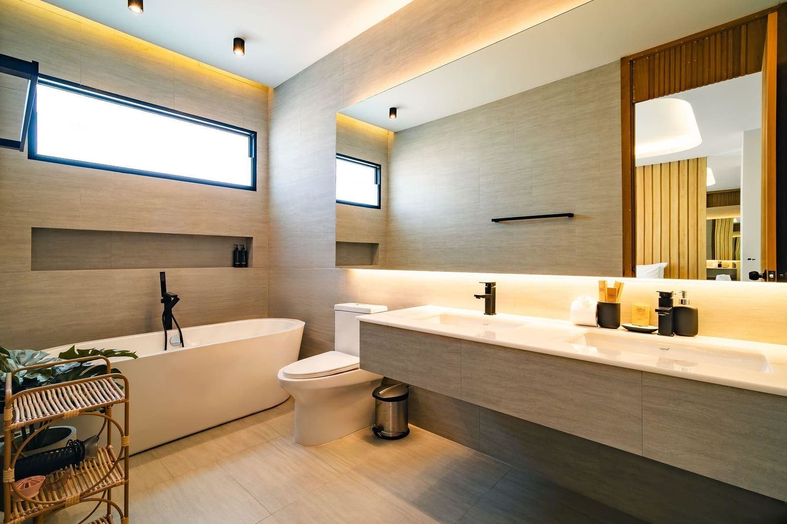 Cash-Flowing Pool Villa — Bang Tao, 9.4% ROI 3