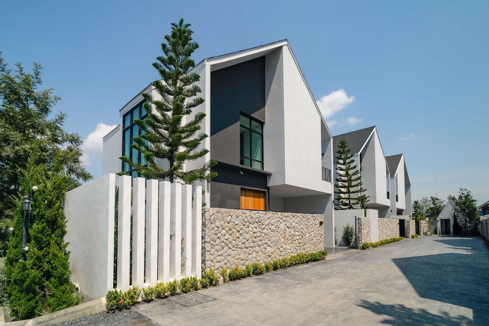 Cash-Flowing Pool Villa — Bang Tao, 9.4% ROI 31