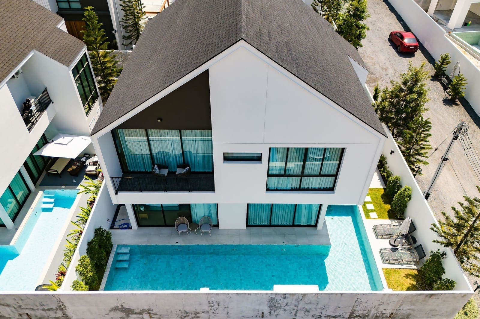 Cash-Flowing Pool Villa — Bang Tao, 9.4% ROI 40