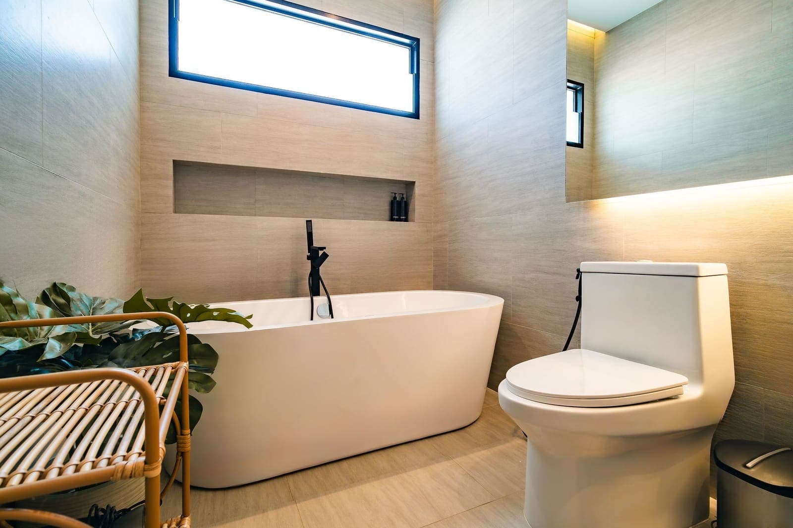 Cash-Flowing Pool Villa — Bang Tao, 9.4% ROI 9