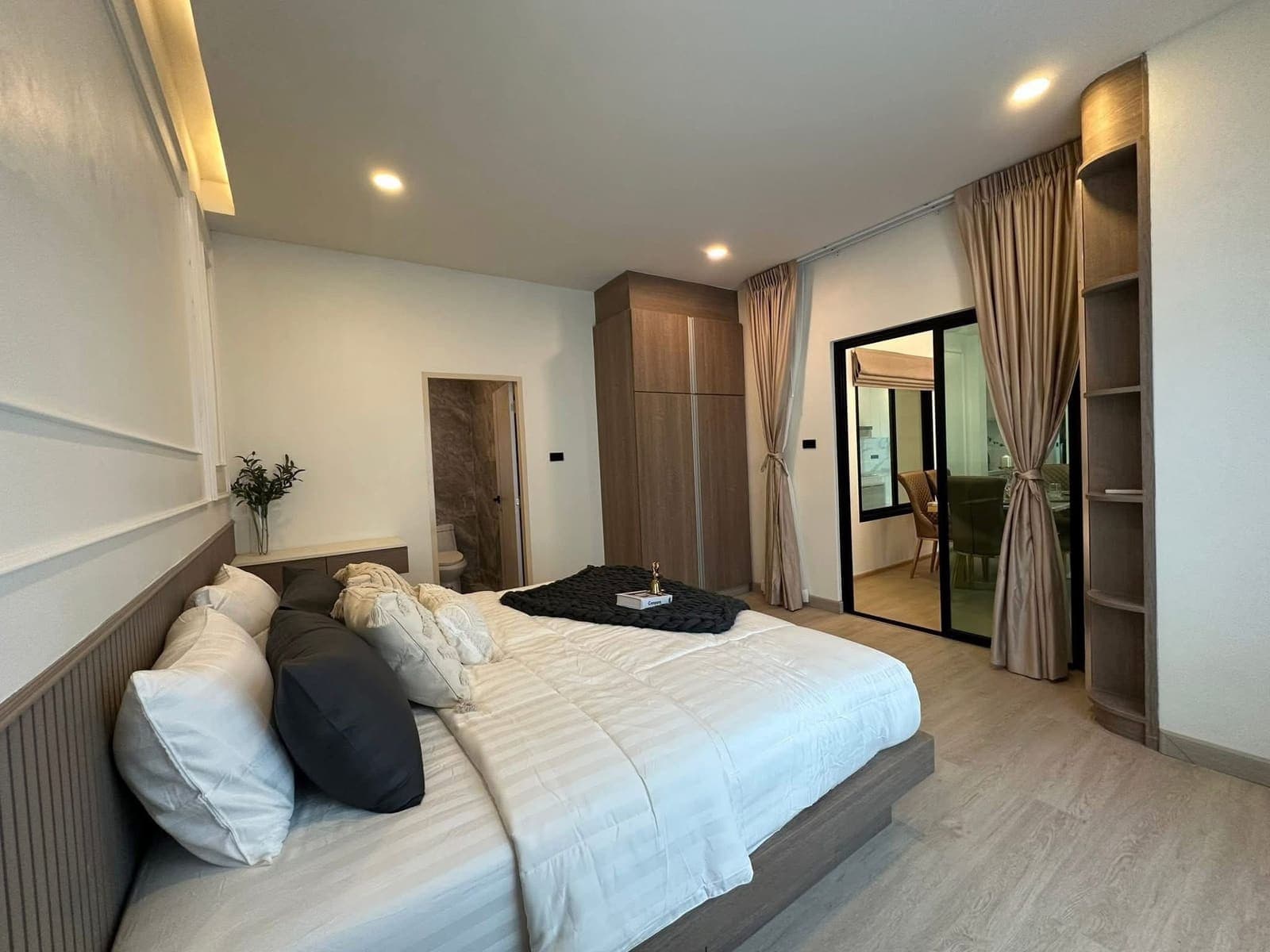 Spacious Family Home, 88 Land & Houses — Wichit / Chalong 21
