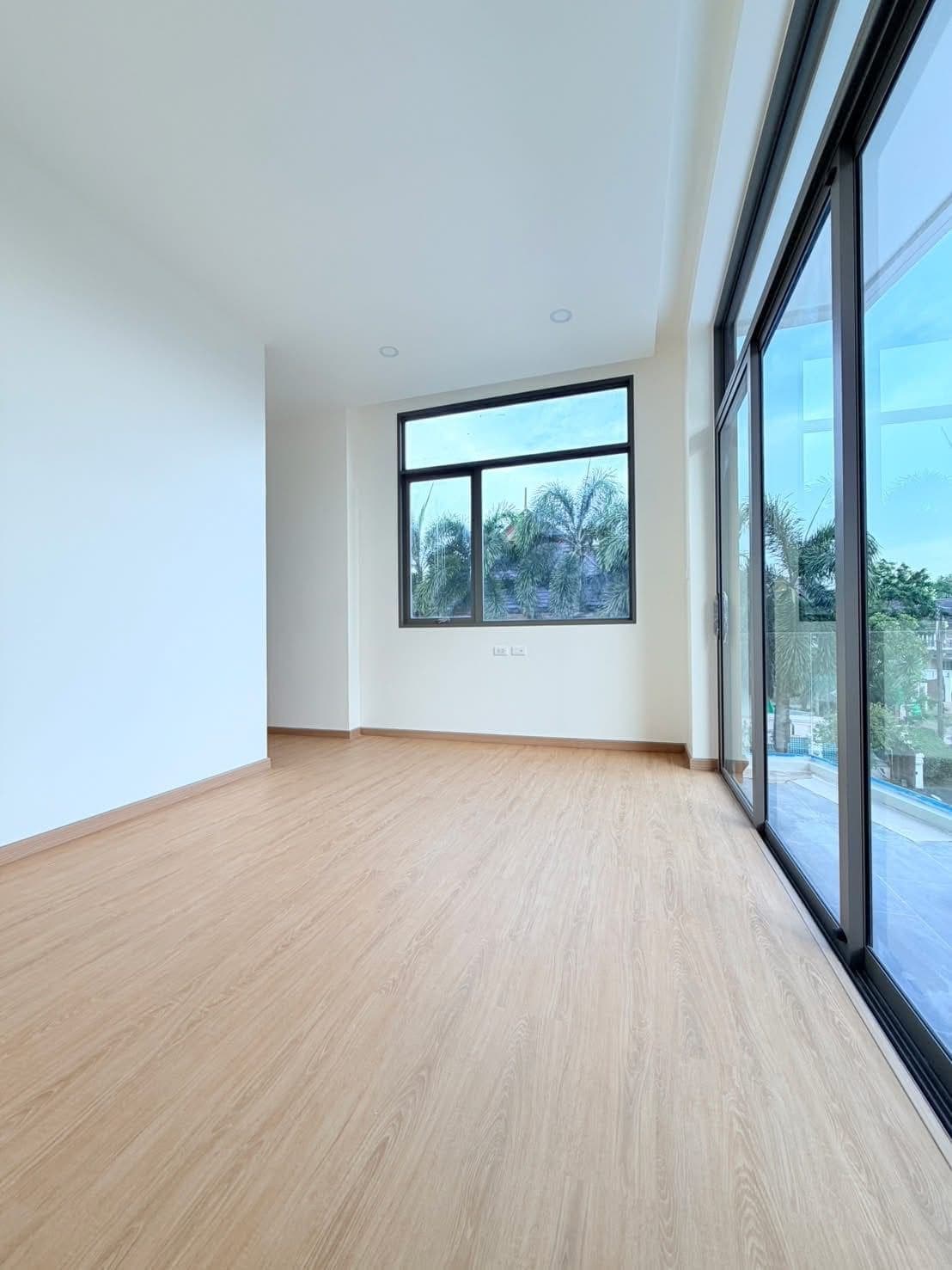 Brand-New 3-Storey Sky-Deck Pool Villa — Chalong 21