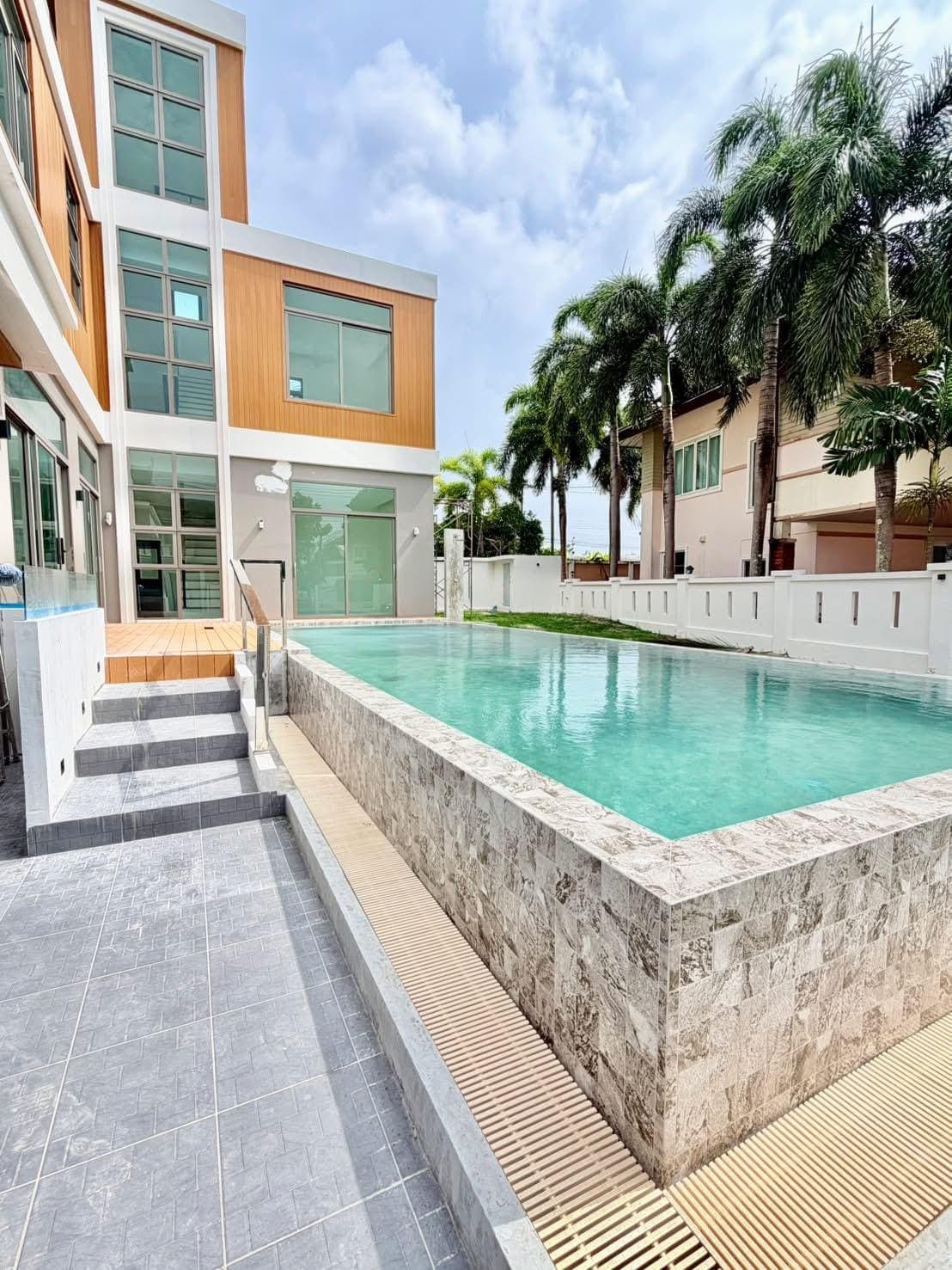 Brand-New 3-Storey Sky-Deck Pool Villa — Chalong 3