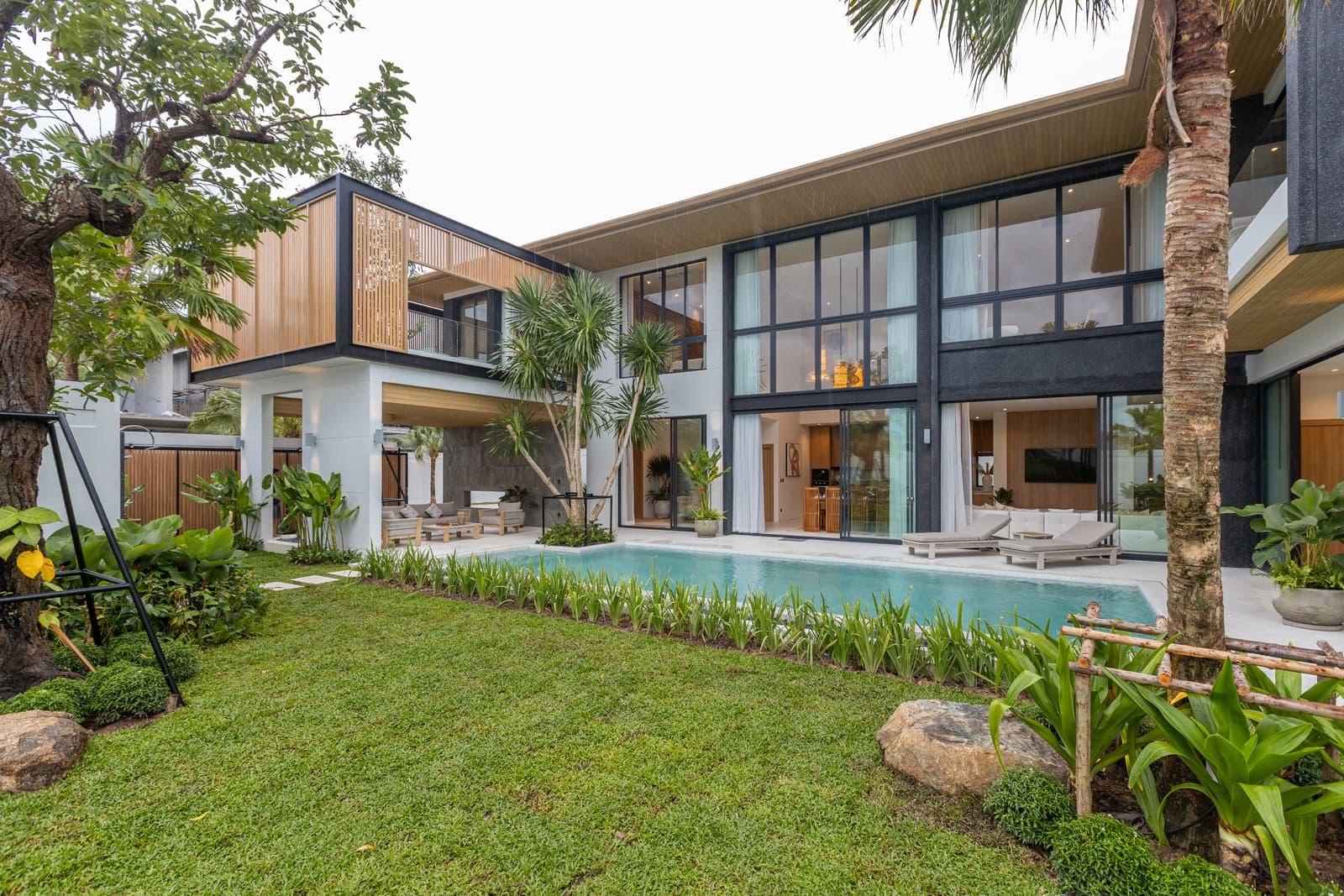 Luxury Pool Villas — Chalong Bay 68