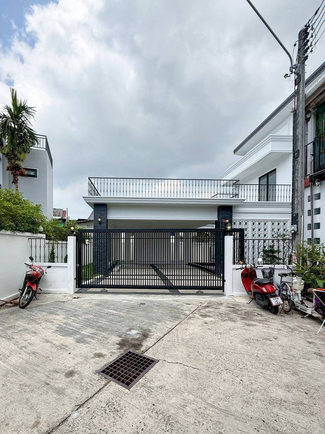 New Luxury Pool Villa, Songkhun Village — Chalong 2