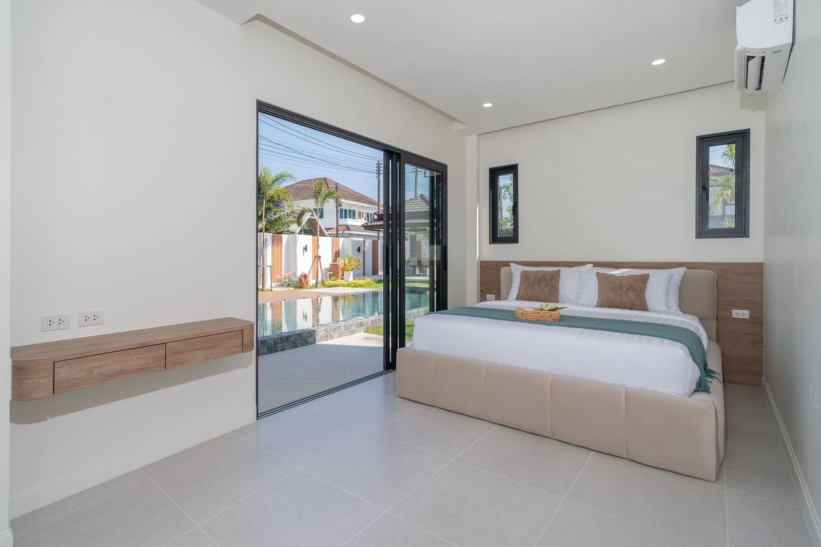 Luxury 4-Bedroom Pool Villa — Thalang 23
