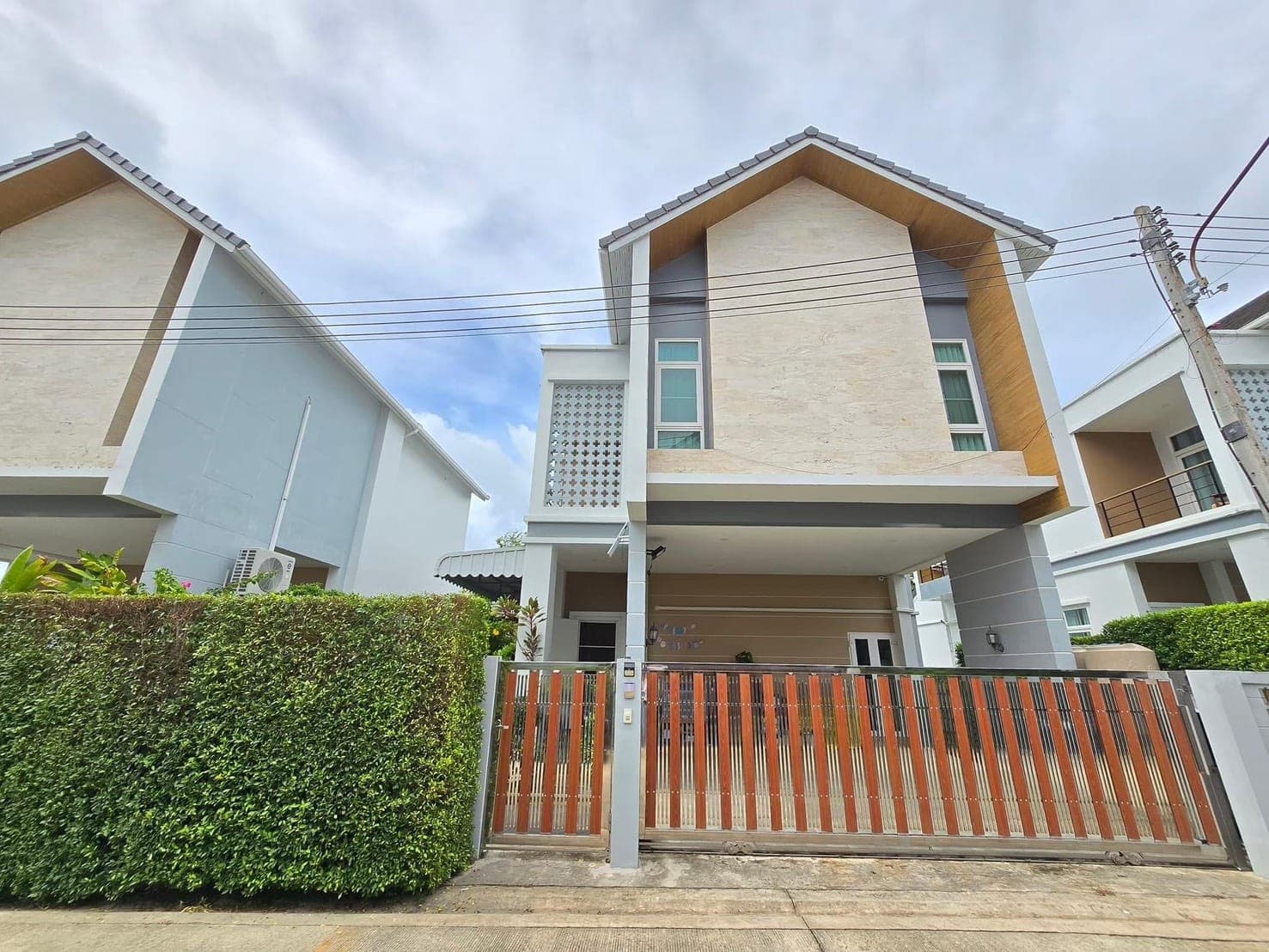 Modern 3-Bedroom Detached House - Hideaway Valley Chalong