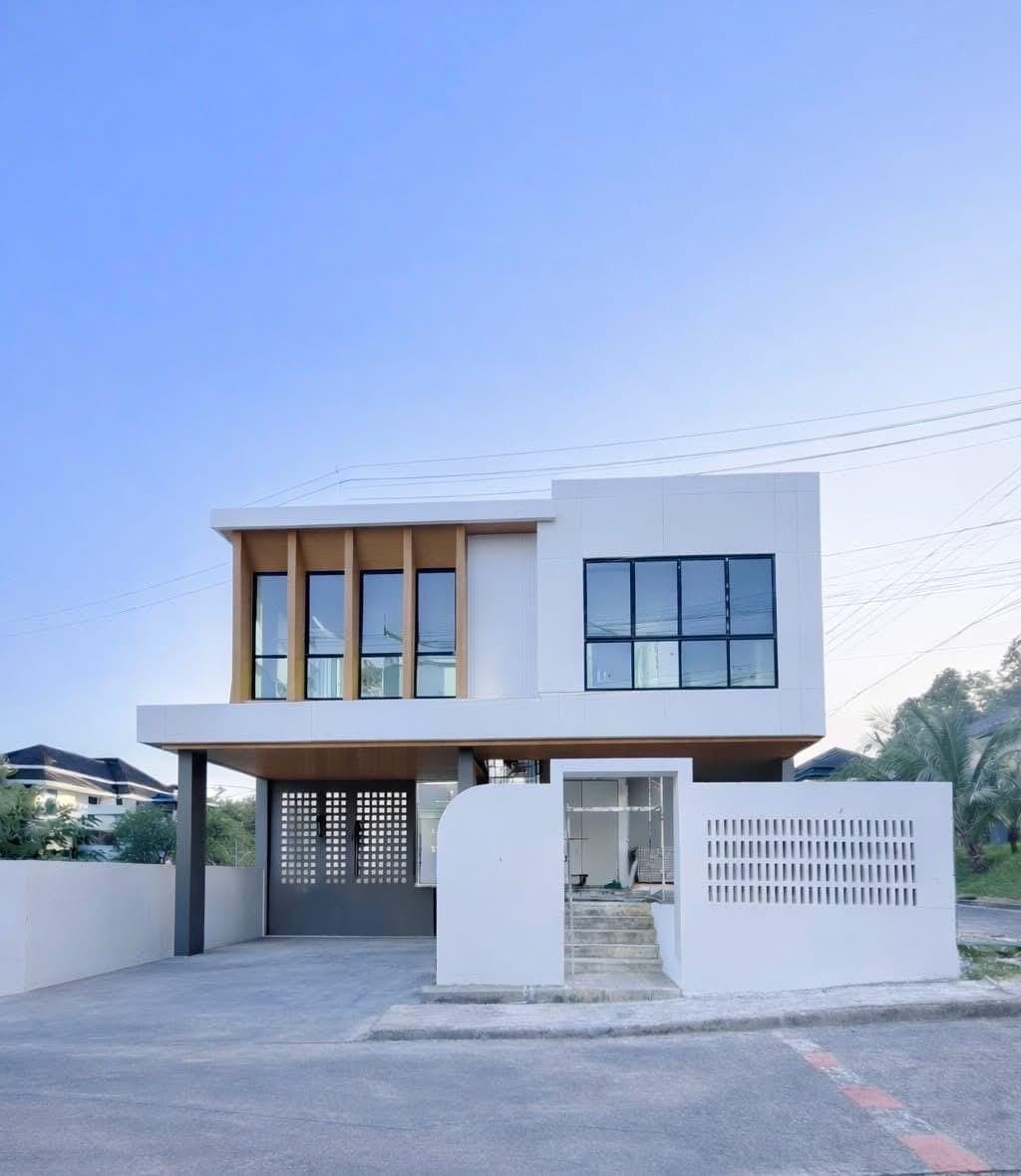 New Pool Villa Near International Schools, Chalong