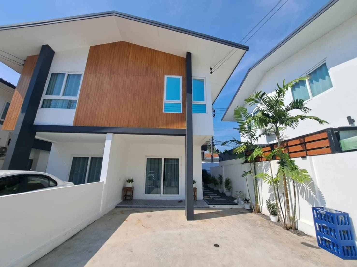 Modern 2-Bedroom Townhome in Cherng Talay