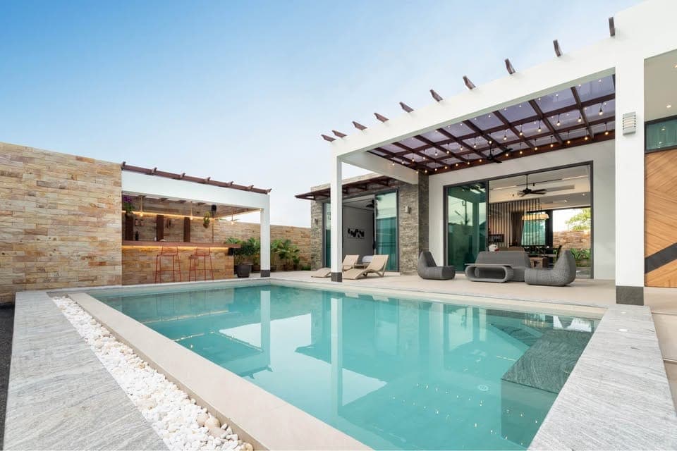 Modern 3+1 Bedroom Pool Villa near Laguna