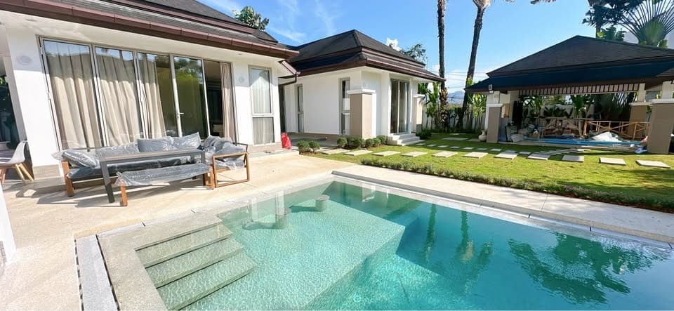 5-Bedroom Private Pool Villa in Layan
