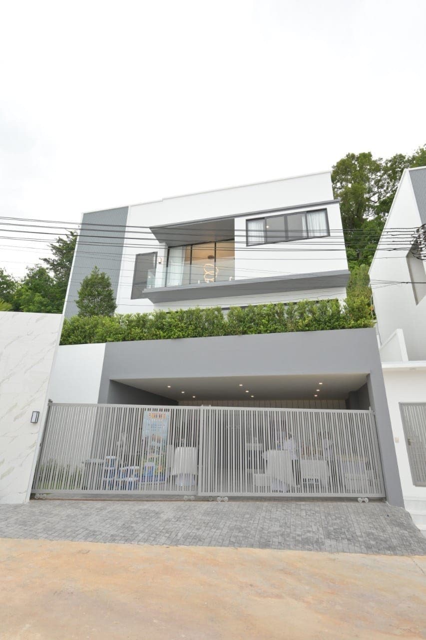 Super Luxury Pool Villa — Near Phuket Town