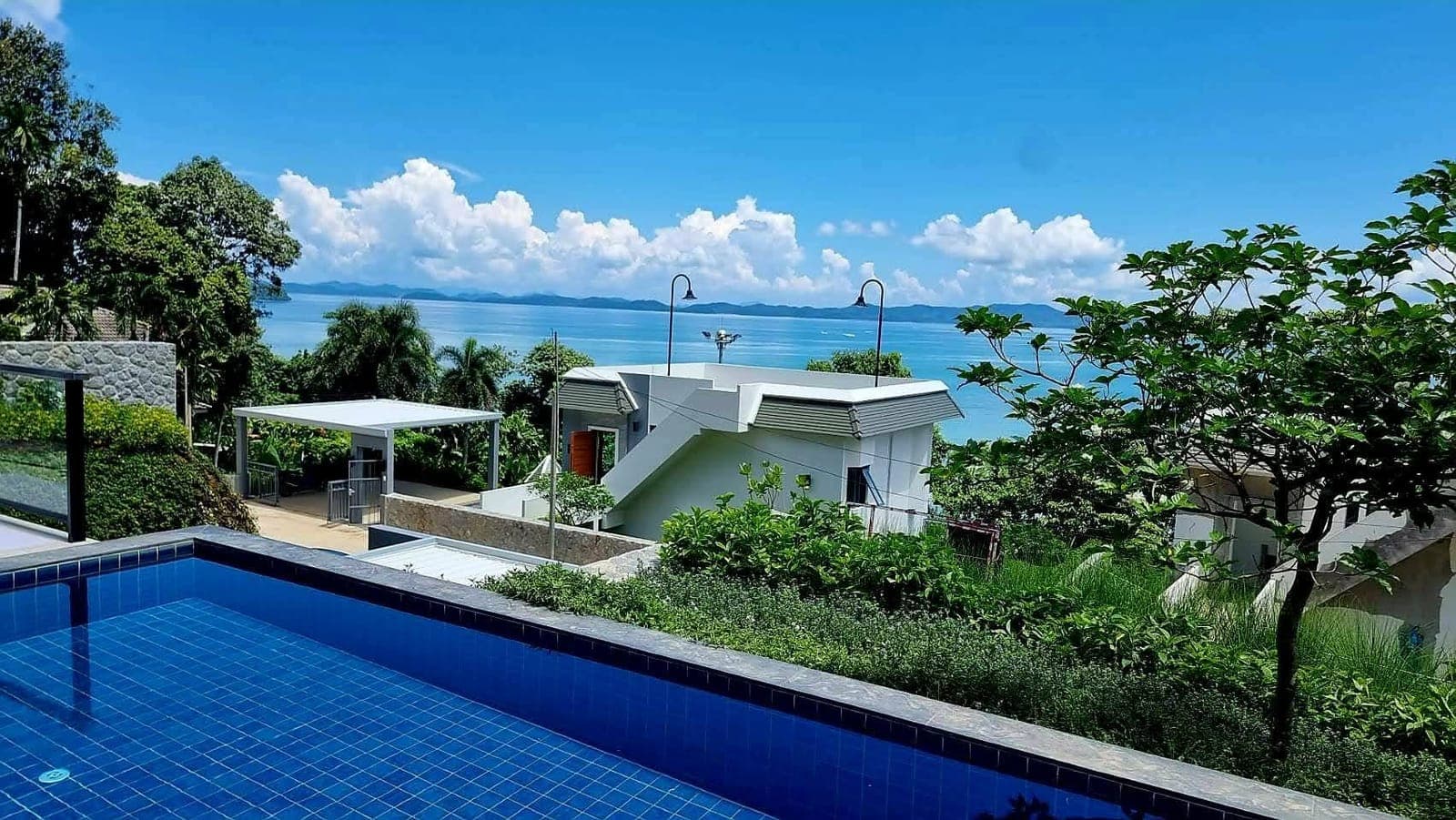 3-Bedroom Seaview Pool Villa, 80m from the Sea — Ao Po, Paklok