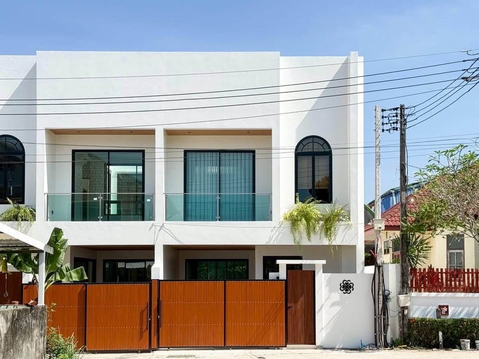 Private Pool Villa for Sale in Pasak, Closest to Laguna