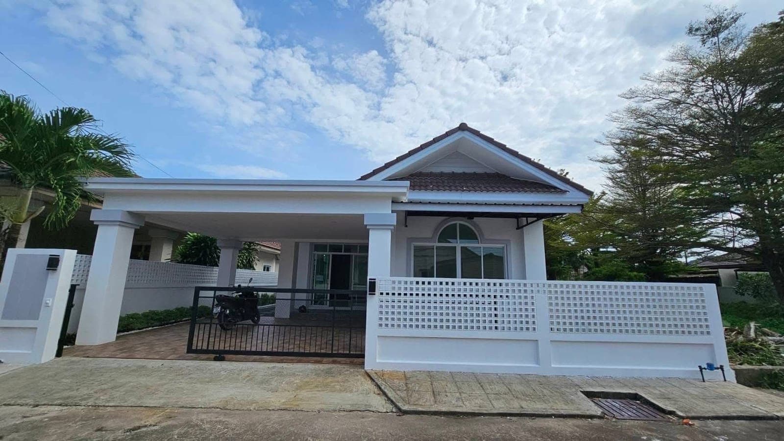 3-Bedroom House in Sinsuk Thani Village, Thalang